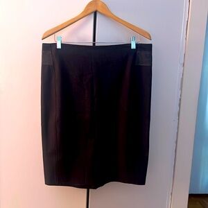 Bruno Cucinelli pencil skirt.  Grey and made in Italy. 🇮🇹
